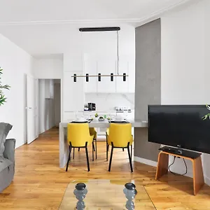 Quartier Montmartre 3 Free Netflix , Paris France